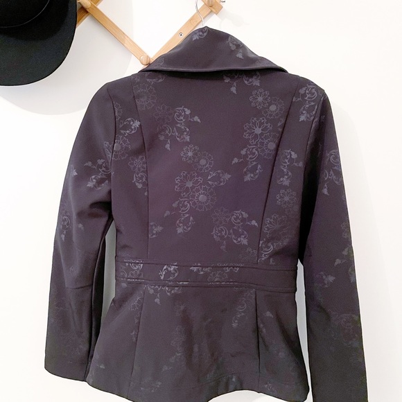 Lolë Soft Shell Lined Jacket - Picture 2 of 7